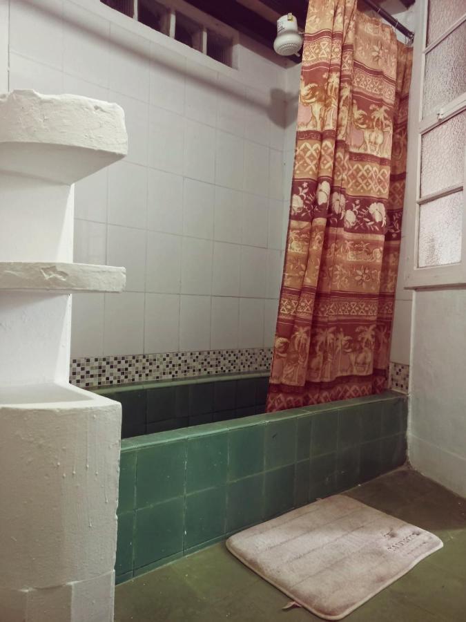4 Grados Hostel Guatemala City Exterior photo