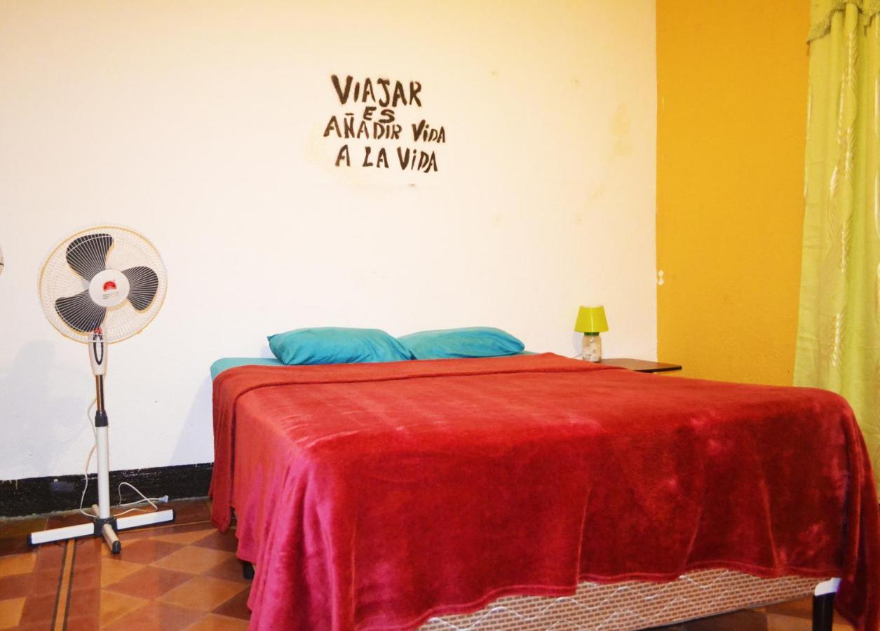 4 Grados Hostel Guatemala City Exterior photo