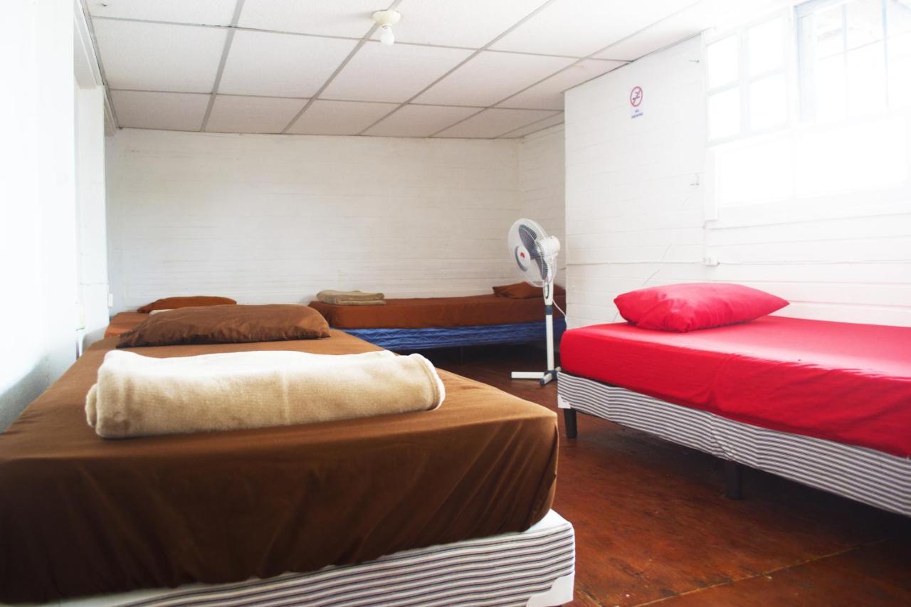 4 Grados Hostel Guatemala City Exterior photo